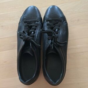 Black leather Hugo Boss Sneakers